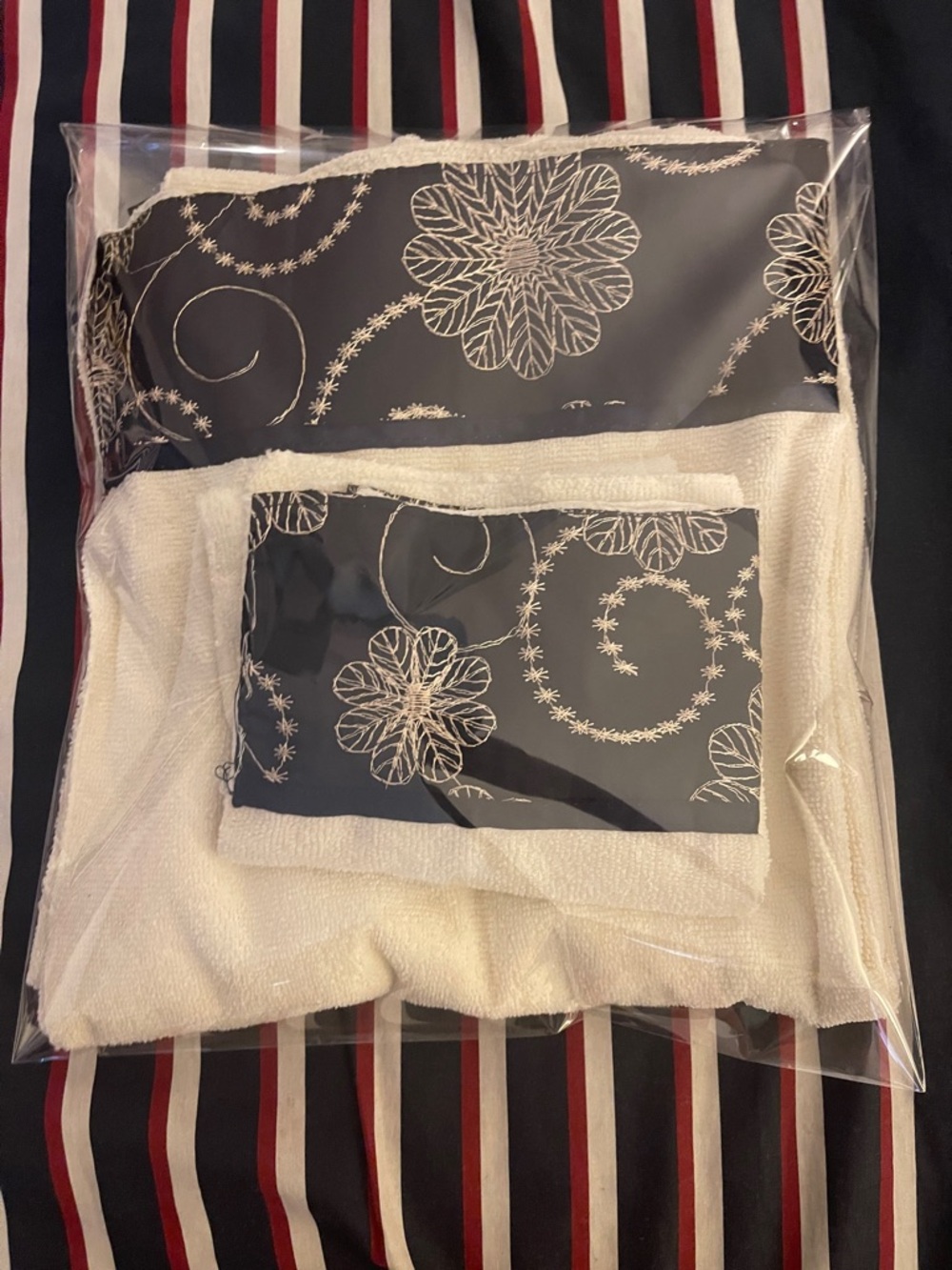Embroidered Floral Border White Bath Towel Set